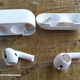 Imagen para el artículo titulado Apple filtra el diseño de unos nuevos AirPods con cancelación de ruido en iOS 13.2